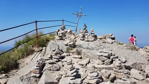 Le Puy Mary - Bulles de Voyages Le Puy Mary - Bulles de Voyages